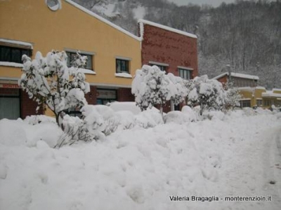 I negozi non avevano neanche sgombrato i marciapiedi